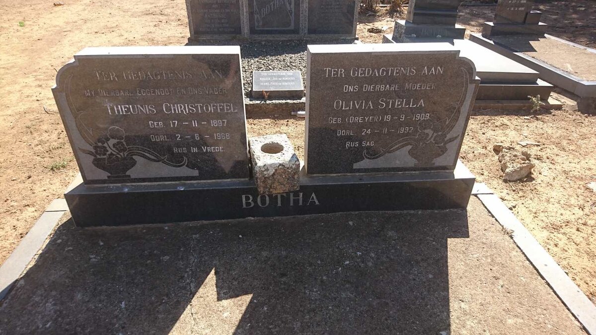 BOTHA Theunis Christoffel 1897-1968 &amp; Olivia Stella DREYER 1909-1992