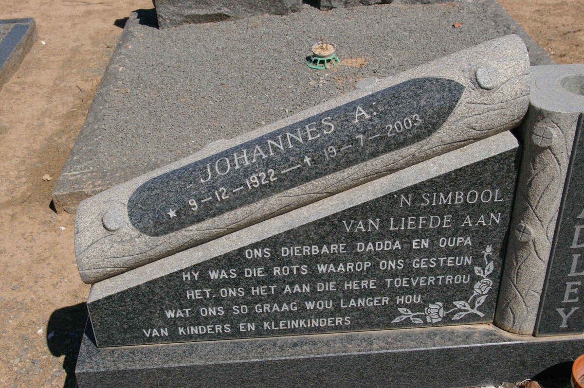 BRADLEY Johannes A. 1922-2003 &amp; Josephine 1923-1989 :: BRADLEY John Peter 1958-2003