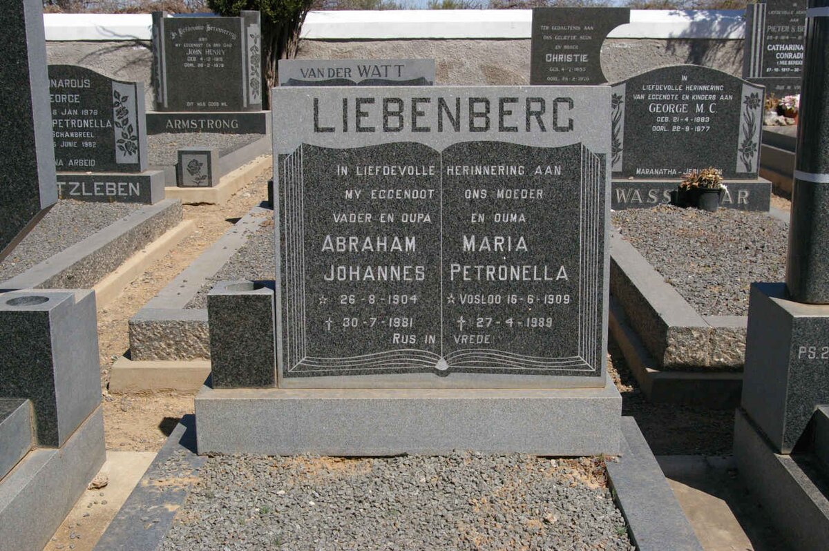 LIEBENBERG Abraham Johannes 1904-1981 &amp; Maria Petronella VOSLOO 1909-1989