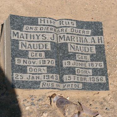 NAUDE Mathys J. 1870-1943 &amp; Martha A.H. 1876-1956