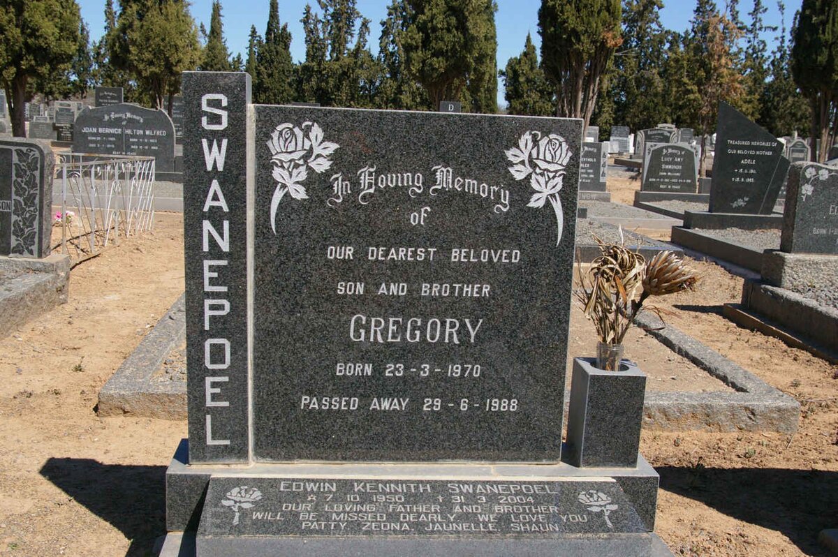 SWANEPOEL Edwin Kennith 1950-2004 :: SWANEPOEL Gregory 1970-1988