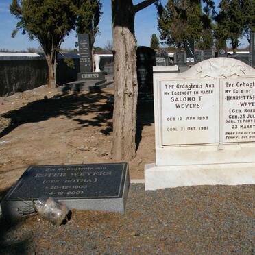 WEYERS Salomo T. 1898-1981 &amp; Henrietta Heremina KOEKEMOER 1906-1940 :: WEYERS Ester nee BOTHA 1905-2001