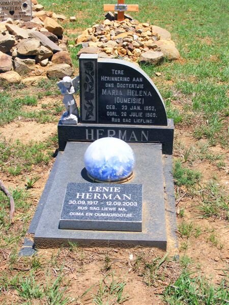 HERMAN Maria Helena 1952-1969 :: HERMAN Lenie 1917-2003
