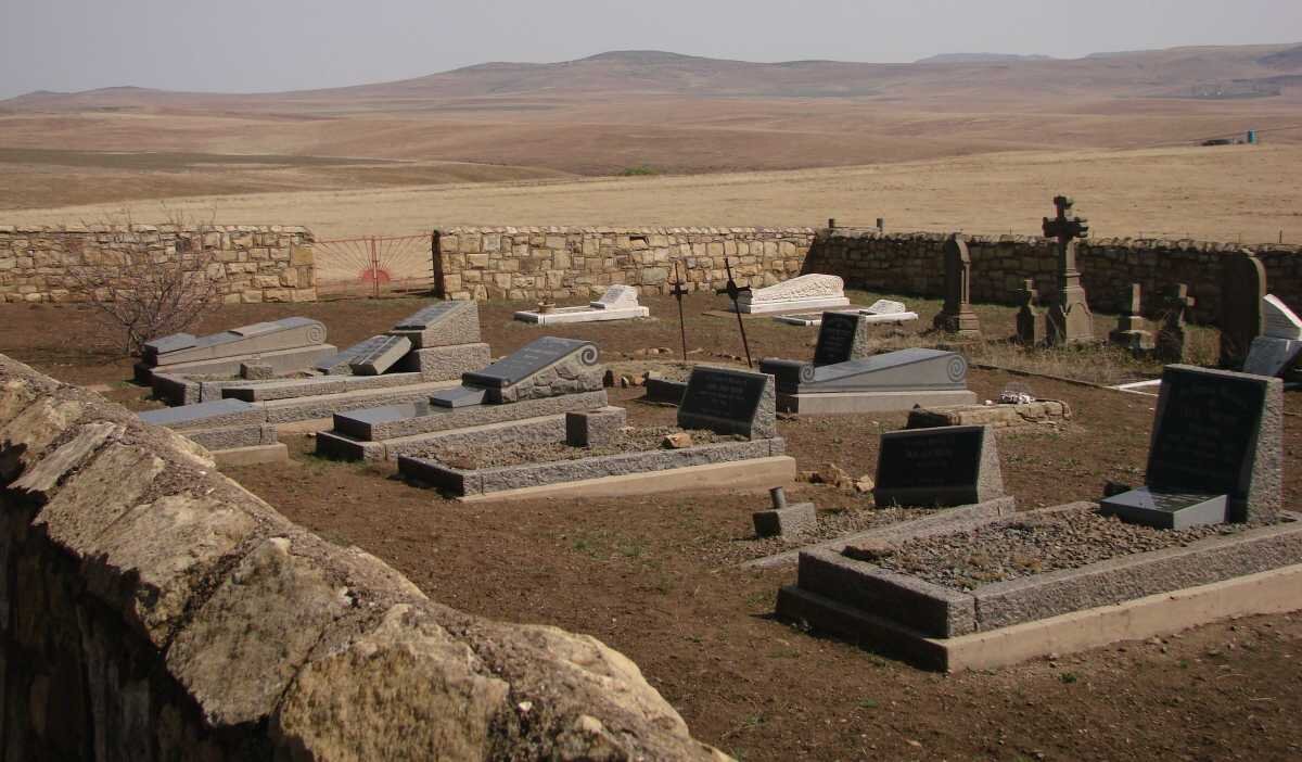 2. Entrance to the cemetery