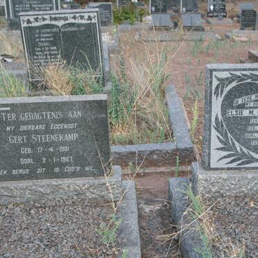 STEENEKAMP Gert 1901-1967 &amp; Elsie M.P. PRETORIUS 1901-1952