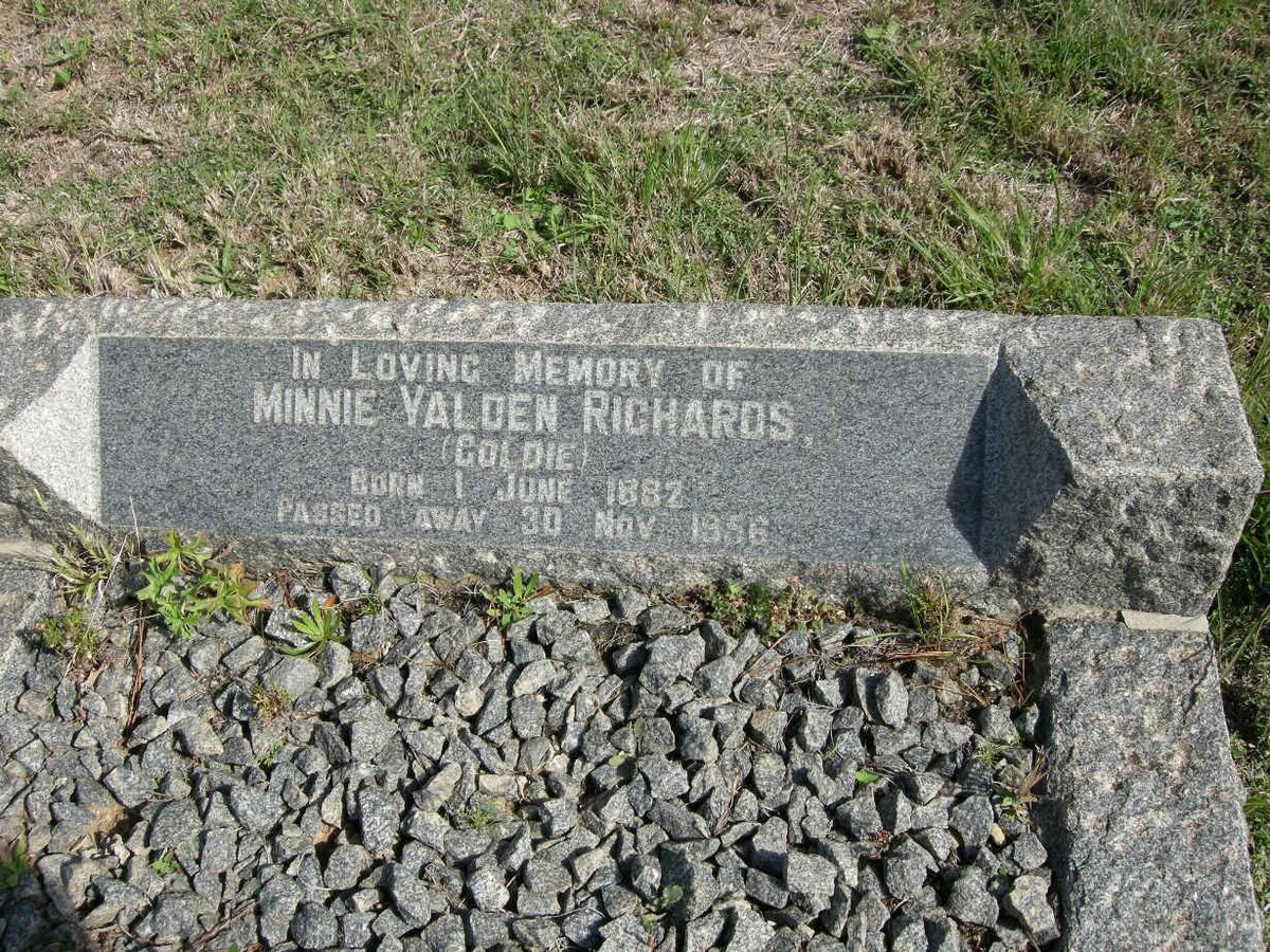 RICHARDS Minnie Yalden 1882-1956