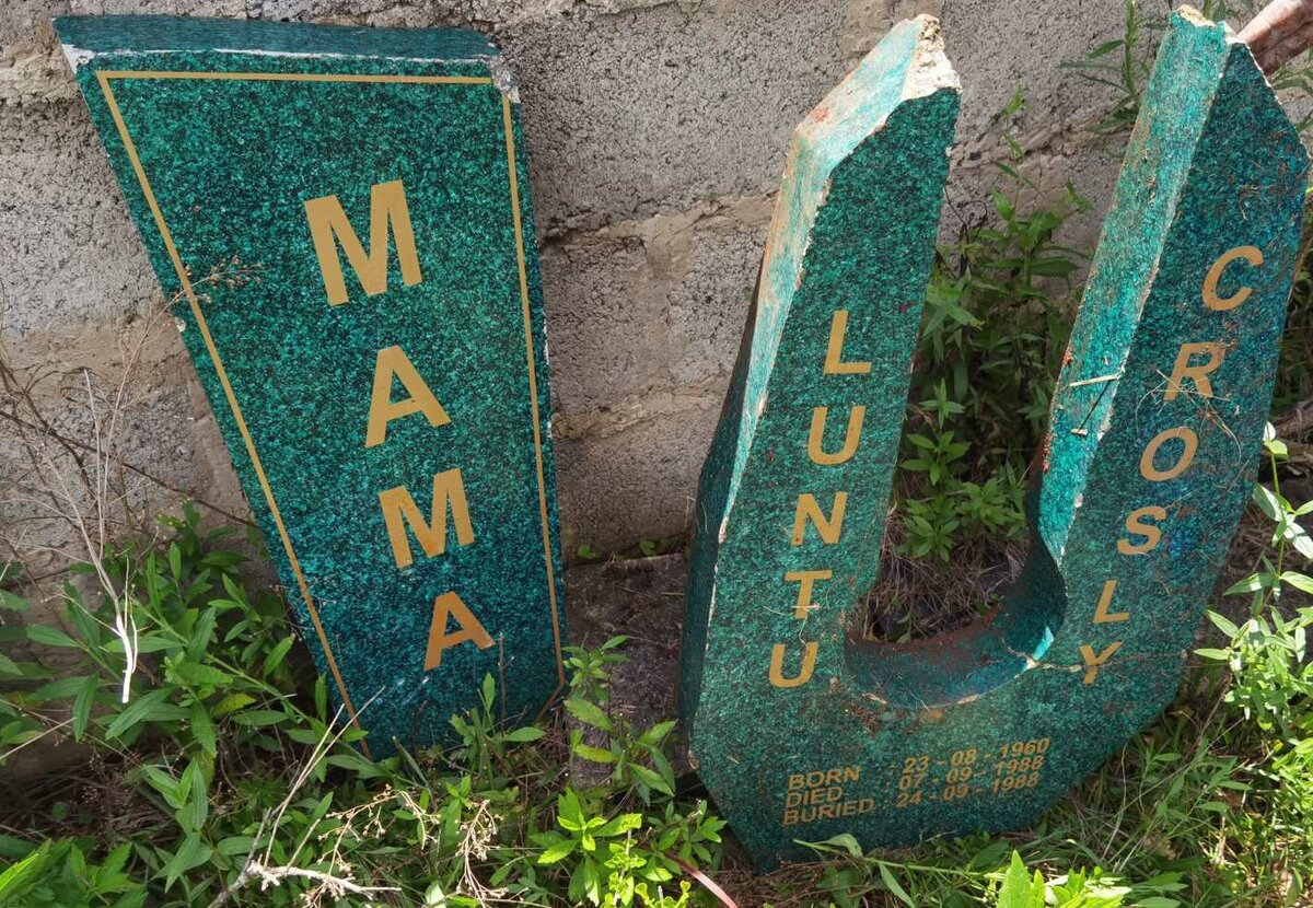 MAMA Luntu Crosly 1960-1988