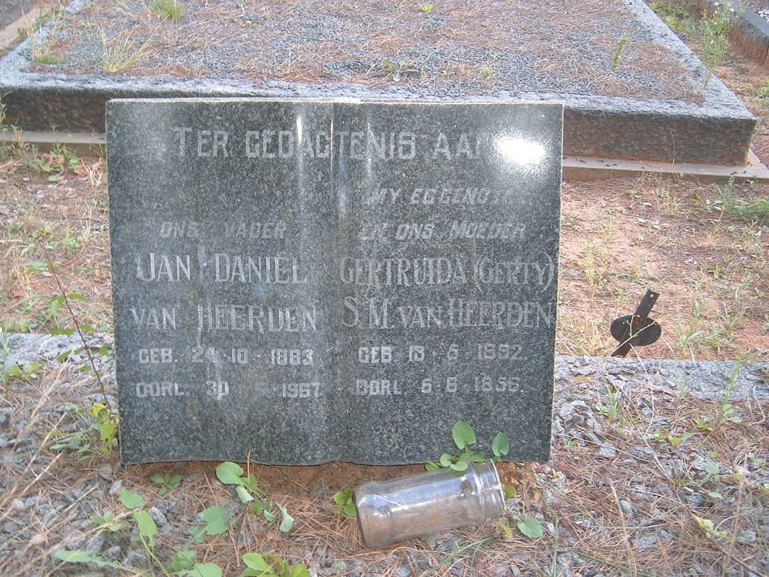 HEERDEN Jan Daniel, van 1883-1967 &amp; Gertruida S.M. 1892-1956