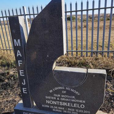 MAFEJE Nontsikelelo 1944-2011