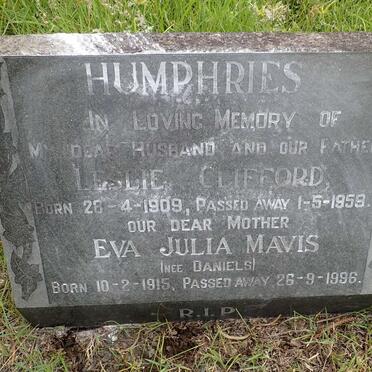 HUMPHRIES Leslie Clifford 1909-1959 &amp; Eva Julia Mavis DANIELS 1915-1996
