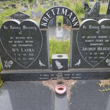 KRETZMANN Arthur Hilbert 1919-1984 &amp; Ivy Laura 1920-2002