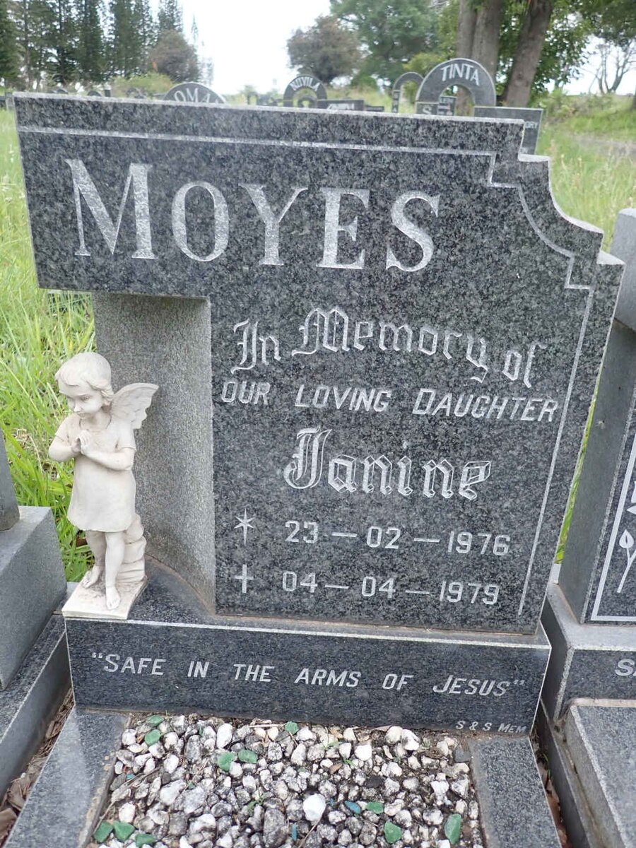 MOYES Janine 1976-1979