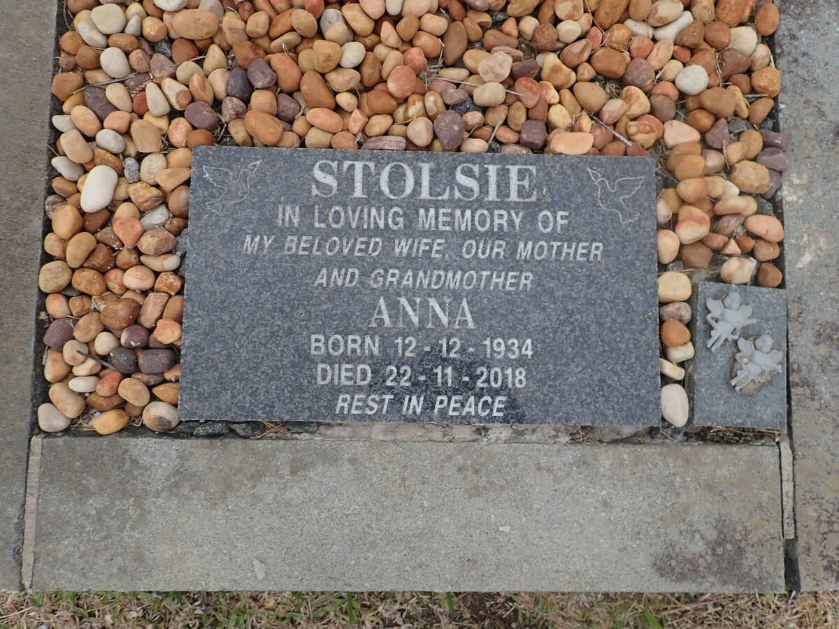 STOLSIE Anna 1934-2018