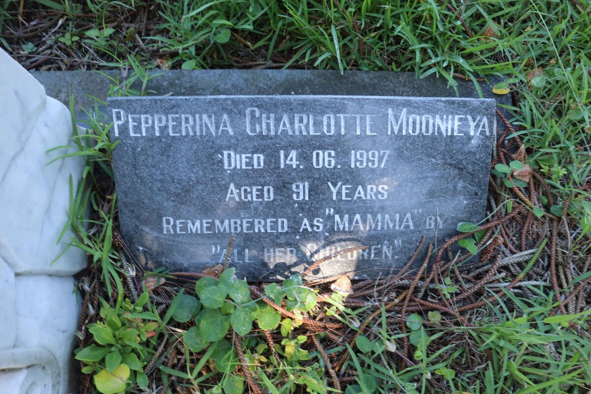 MOONIEYA Thomas -1961 &amp; Pepperina Charlotte -1997 _2