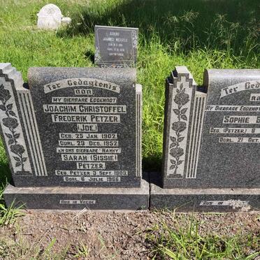 PETZER Joachim Christoffel Frederik 1902-1952 & Sarah PETZER 1903-1966 :: BEETGE Sophie nee PETZER 1905-1949
