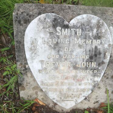 SMITH Trevor John -1943