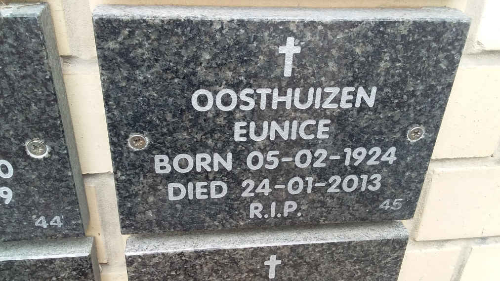 OOSTHUIZEN Eunice 1924-2013