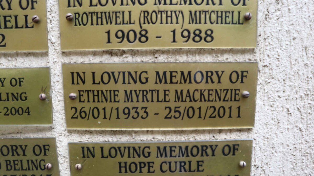 MACKENZIE Ethnie Myrtle 1933-2011