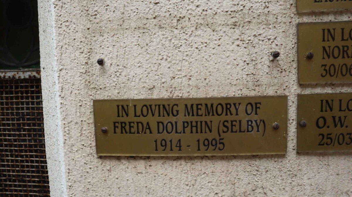 DOLPHIN Freda 1914-1995