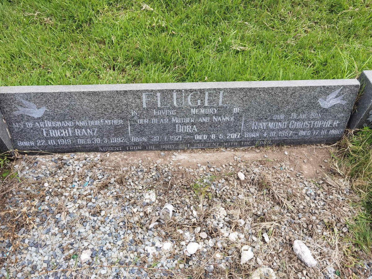 FLUGEL Erich Franz 1919-1992 &amp; Dora 1921-2017 :: FLUGEL Raymond Christopher 1957-1980