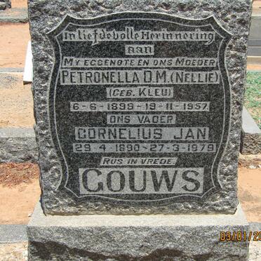 GOUWS Cornelius Jan 1890-1979 &amp; Petronella D.M.  KLEU 1899-1957