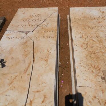 TREDOUX Dirk Jacobus 1903-1976 &amp; Petronella Sarelina JANSEN ??-1962