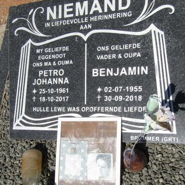 NIEMAND Benjamin 1955-2018 &amp; Petro Johanna 1961-2017