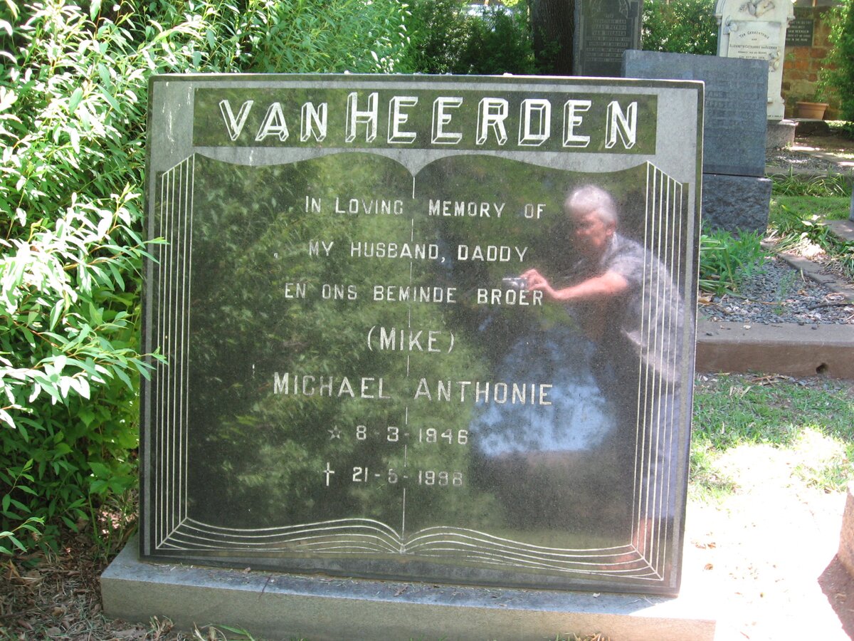 HEERDEN Michael Anthonie, van 1946-1998