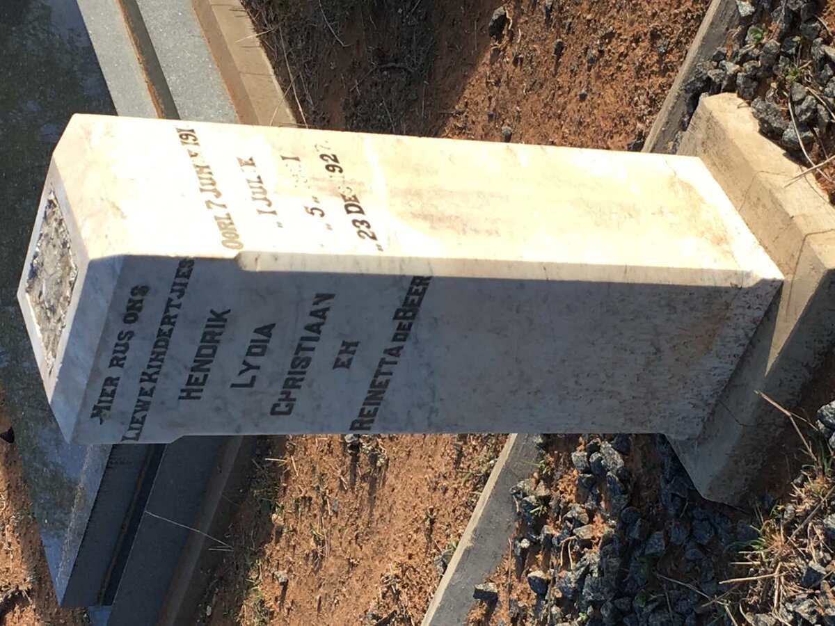 BEER Lydia, de 1908-19?? :: DE BEER Hendrik 1911-191? :: DE BEER Christiaan 191?-191? :: DE BEER Reinetta 1926-1927