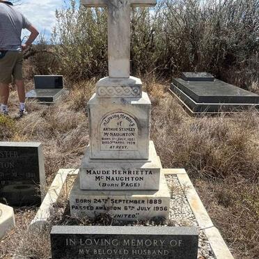 MCNAUGHTON Arthur Stanley 1882-1934 & Maude Henrietta PAGE 1889-1956 :: MCNAUGHTON John Archibald 1920-1979    