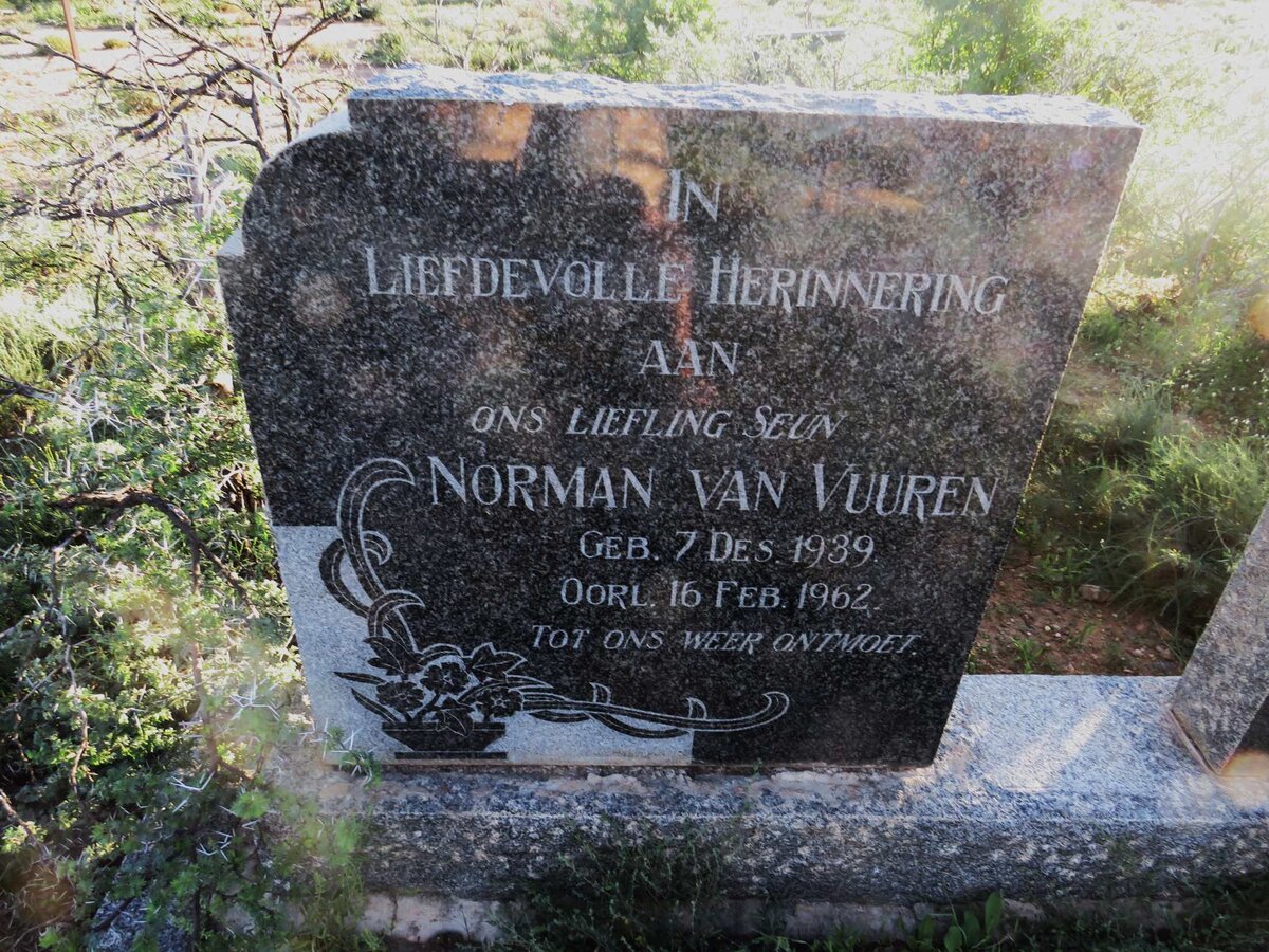 VUUREN Norman, van 1939-1962