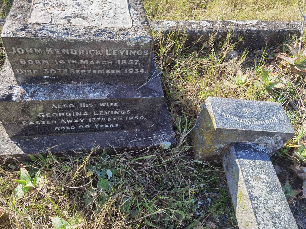 LEVINGS John Kendrick 1857-1934 &amp; Georgina -1950