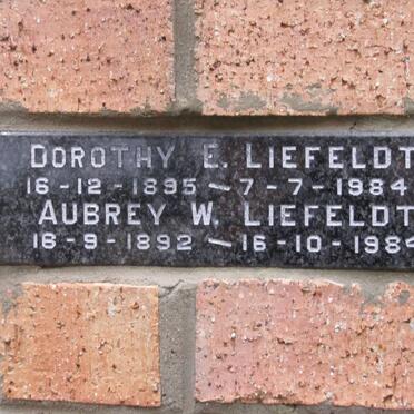 LIEFELDT Aubrey W. 1892-1984 &amp; Dorothy E. 1895-1984