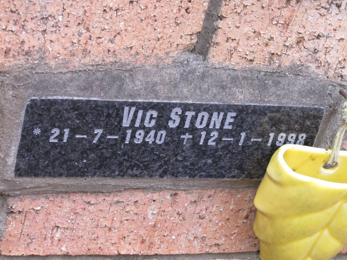STONE Vic 1940-1998