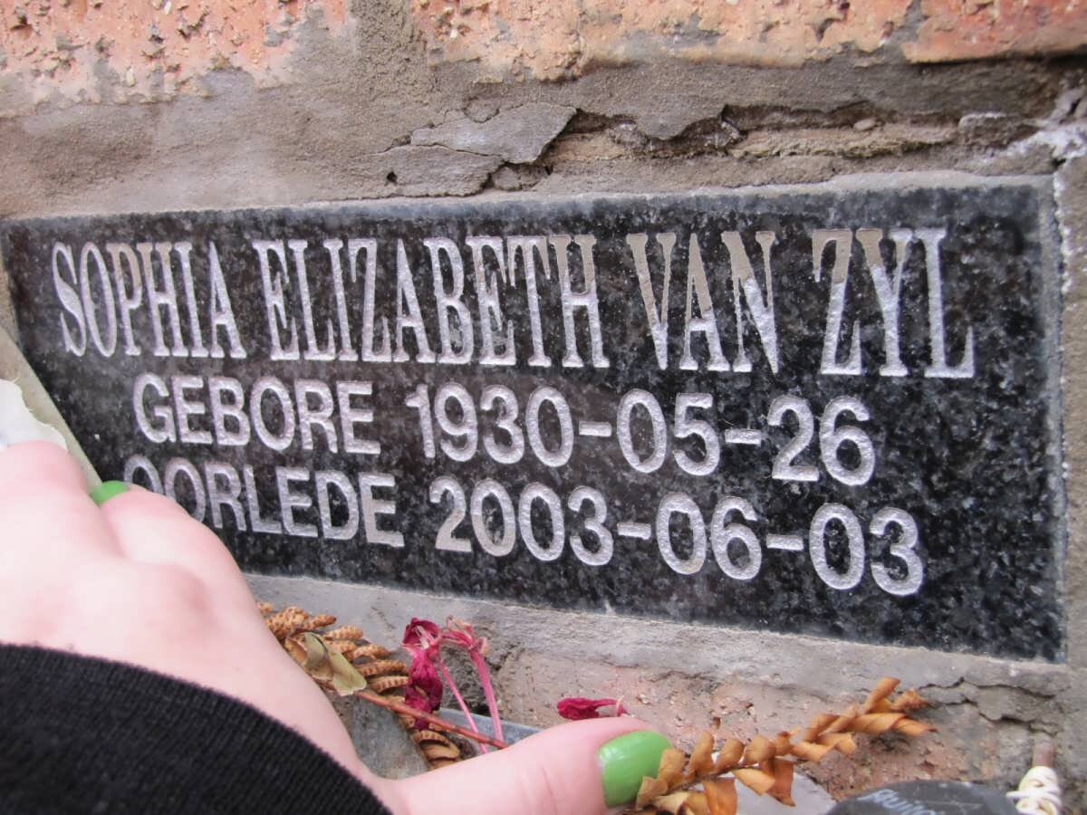 ZYL Sophia Elizabeth, van 1930-2003