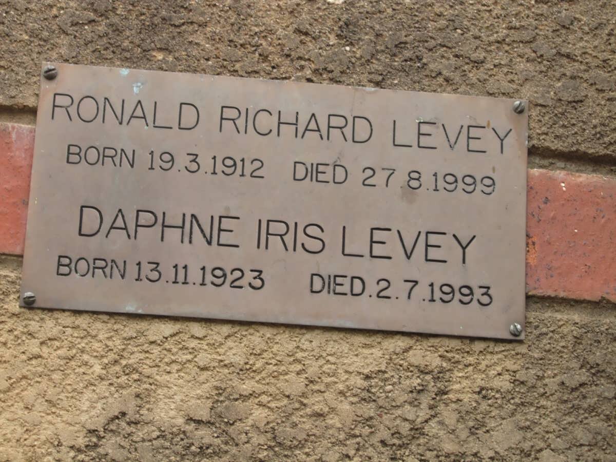 LEVEY Ronald Richard 1912-1999 &amp; Daphne Iris 1923-1993