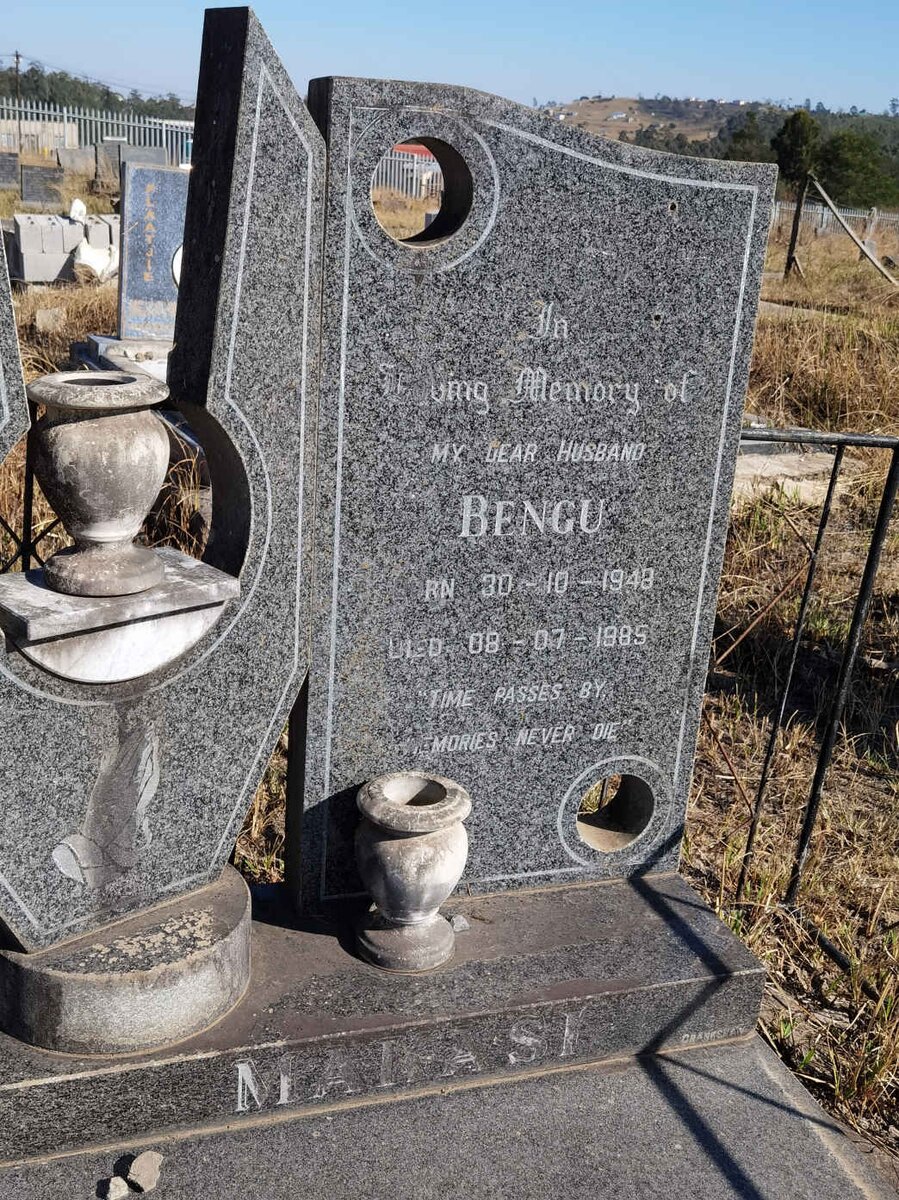 MAKASI Bengu 1948-1985