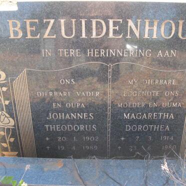 BEZUIDENHOUT Johannes Theodorus 1902-1989 &amp; Magaretha Dorothea 1914-1980