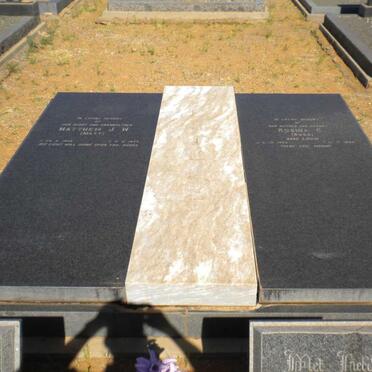 MATTHEW J.W. 1909-1977 &amp; Rosina C. LOUW 1902-1982