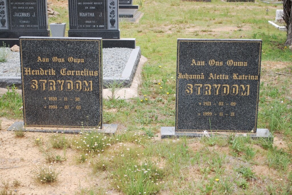 STRYDOM Hendrik Cornelius1920-1994 &amp; Johanna Aletta Katrina 1921-1999