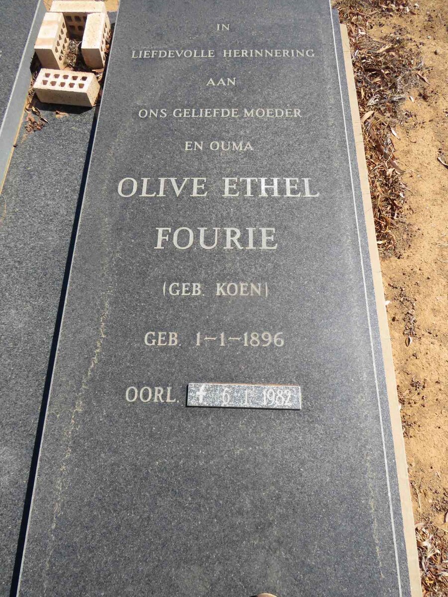 FOURIE Egbert 1893-1974 & Olive Ethel KOEN 1896-1982_2