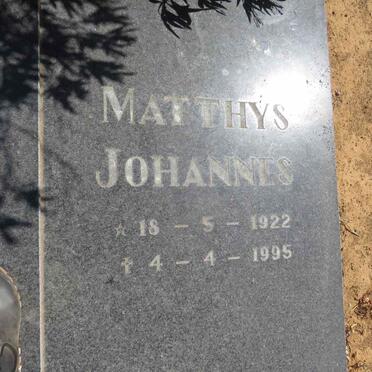 GOUWS Matthys Johannes 1922-1995 & Eileen 1929-2007_2