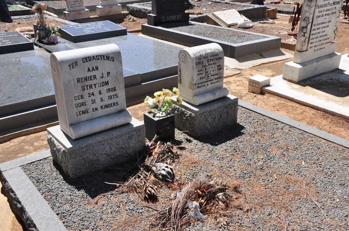 STRYDOM Renier J.P. 1906-1975 &amp; Dina FOURIE 1910-1936