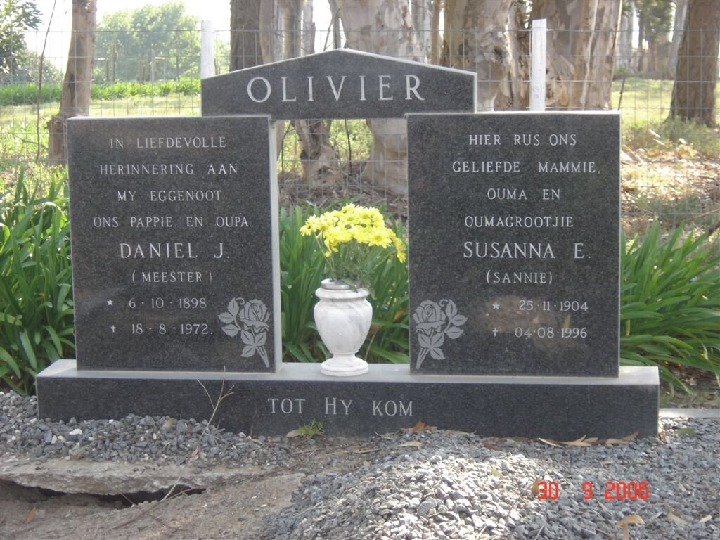 OLIVIER Daniel J. 1898-1972 &amp;  Susanna E. 1904-1996