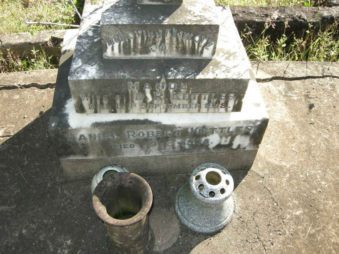 KETTLES Daniel Robert -1938 &amp; Maude -1918