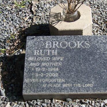 BROOKS Ruth 1944-2002