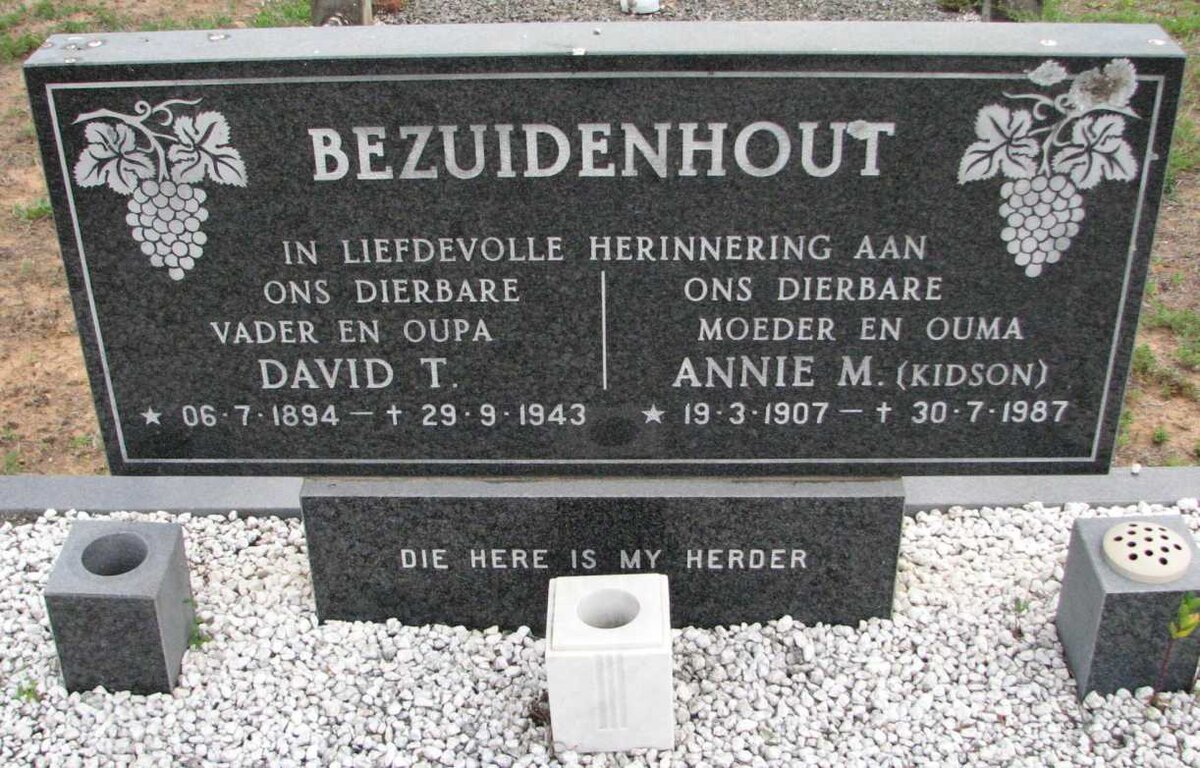 BEZUIDENHOUT David T. 1894-1943 &amp; Annie M. KIDSON 1907-1987