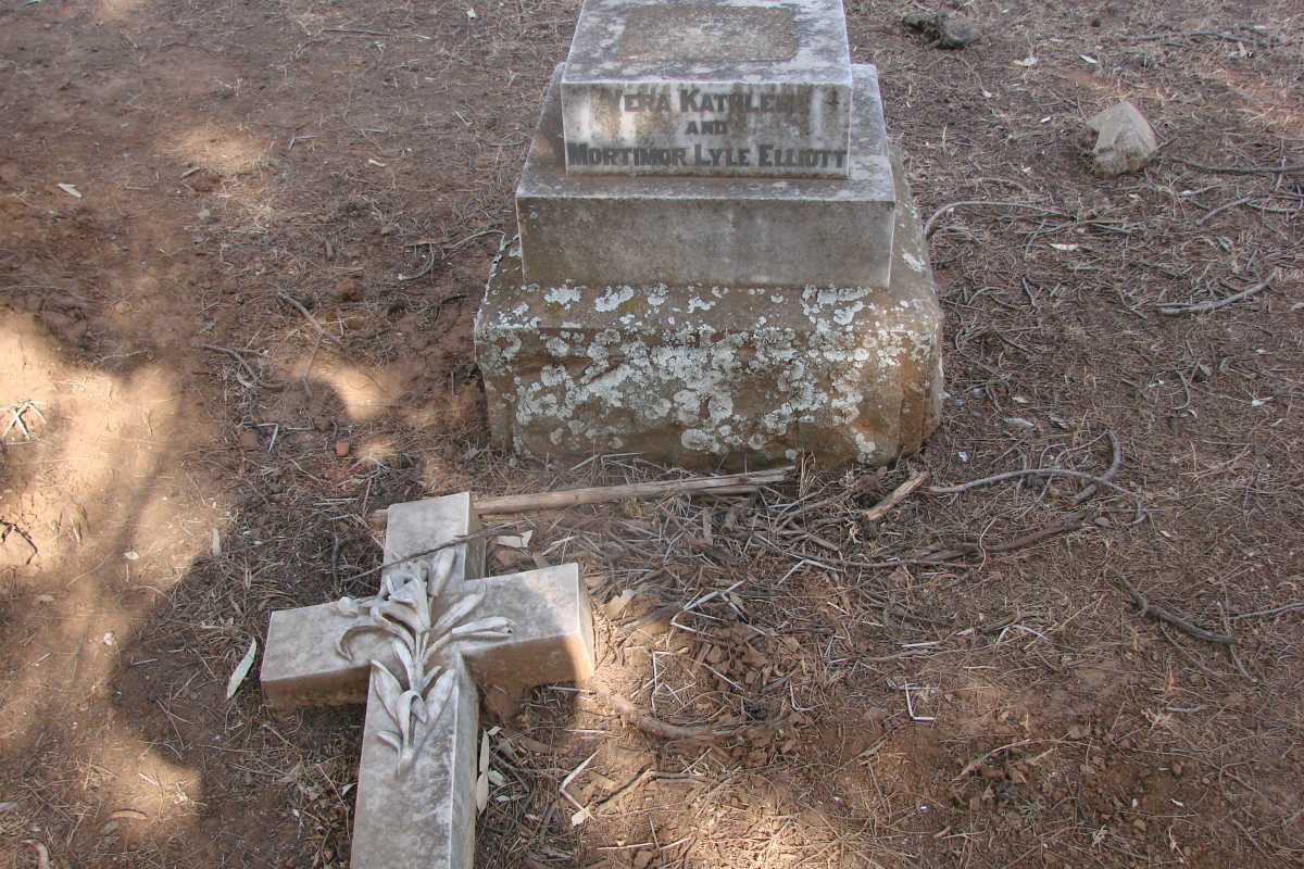 ELLIOTT Mortimer Lyle &amp; Vera Kathleen