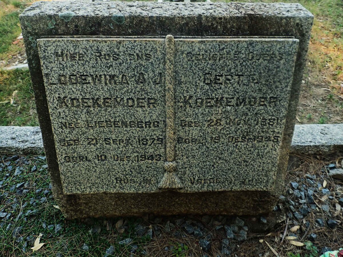 KOEKEMOER Gert 1881-1945 &amp; Lodewika A.J. LIEBENBERG 1879-1943