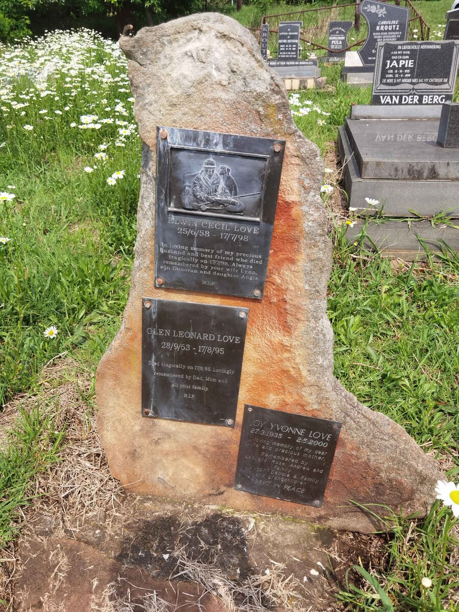 LOVE Edwin Cecil 1958-1998 :: LOVE Glen Leonard 1963-1995 :: LOVE Joy Yvonne 1935-2000